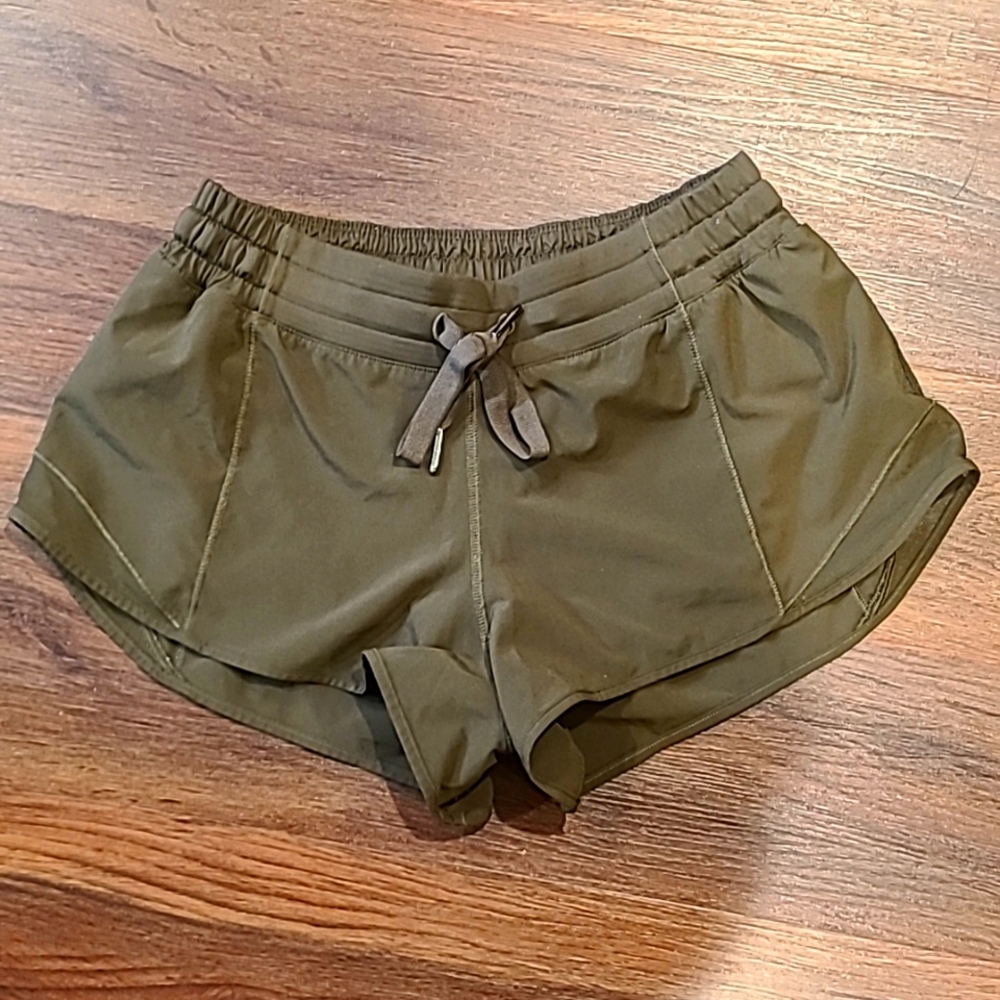 Lululemon Hotty Hot Short - Size 6